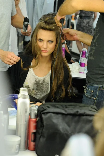 Look 18